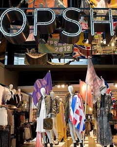 Обвинения владельца Topshop в сексуальных домогательствах привели к закрытию магазинов